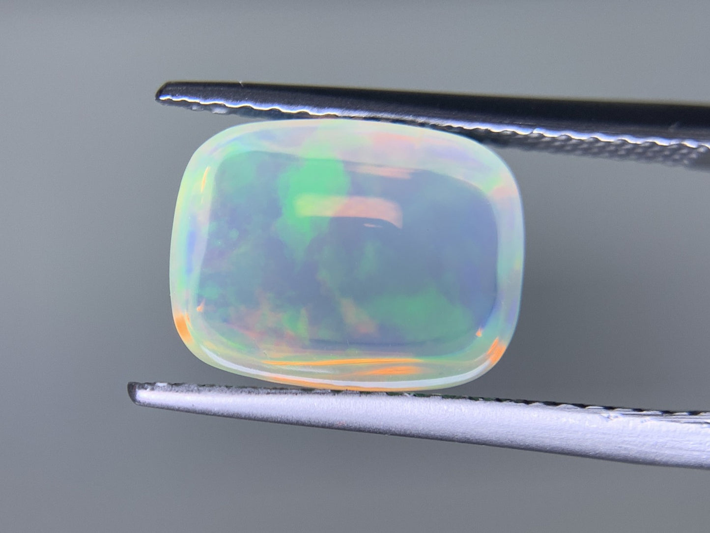 オパール 2.601ct 宝石ソーティング付き  10.8㎜×8.2㎜×4.8㎜  ルース（ 裸石 ） 3370Y