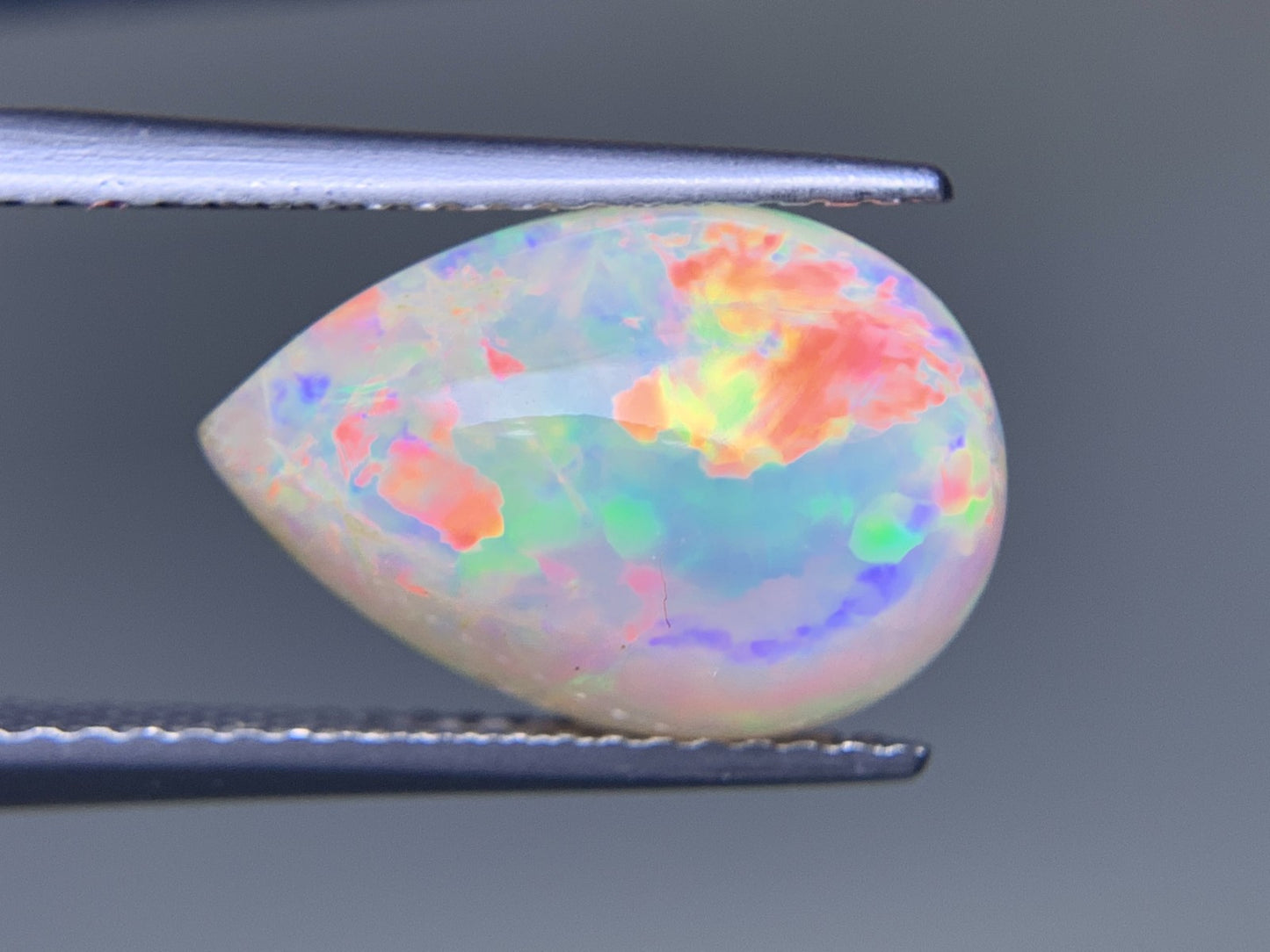 オパール 2.889ct 宝石ソーティング付き  14.1㎜×9.7㎜×4.9㎜  ルース（ 裸石 ） 3371Y
