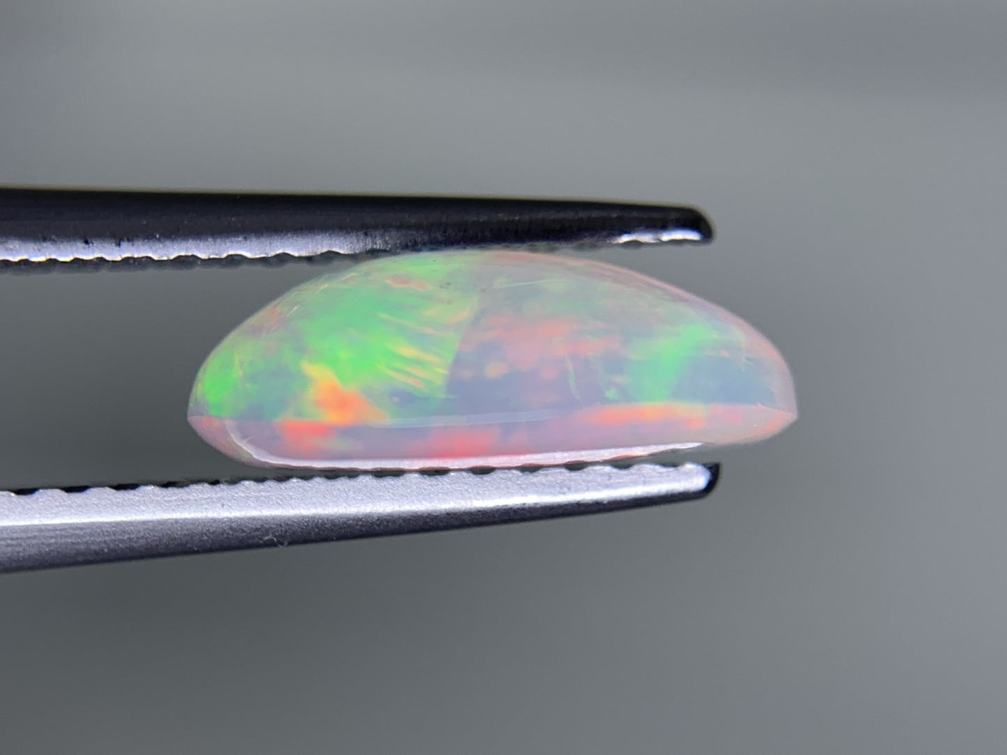 オパール 1.935ct 宝石ソーティング付き  11.3㎜×9.2㎜×4.1㎜  ルース（ 裸石 ） 3380Y