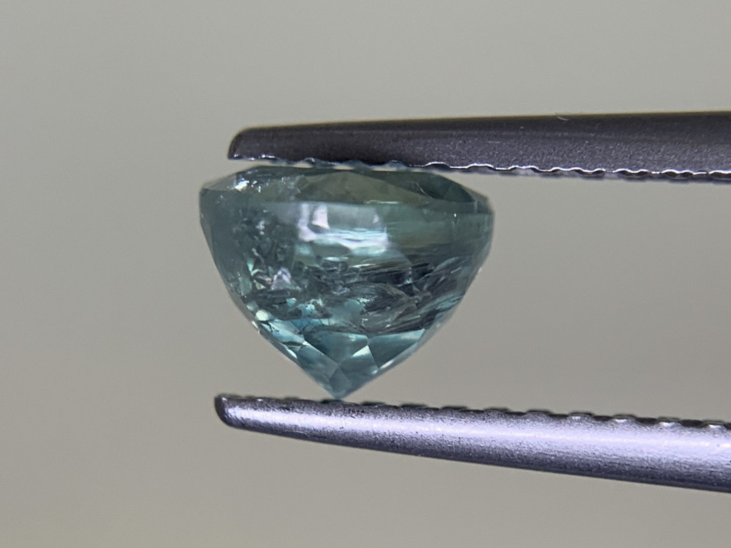 アレキサンドライト 1.448ct  中央宝石ソーティング付き  6.13㎜×6.10㎜×4.77㎜  ルース（ 裸石 ） 3387Y
