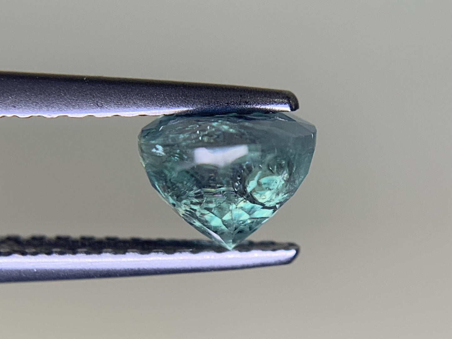 アレキサンドライト 1.448ct  中央宝石ソーティング付き  6.13㎜×6.10㎜×4.77㎜  ルース（ 裸石 ） 3387Y