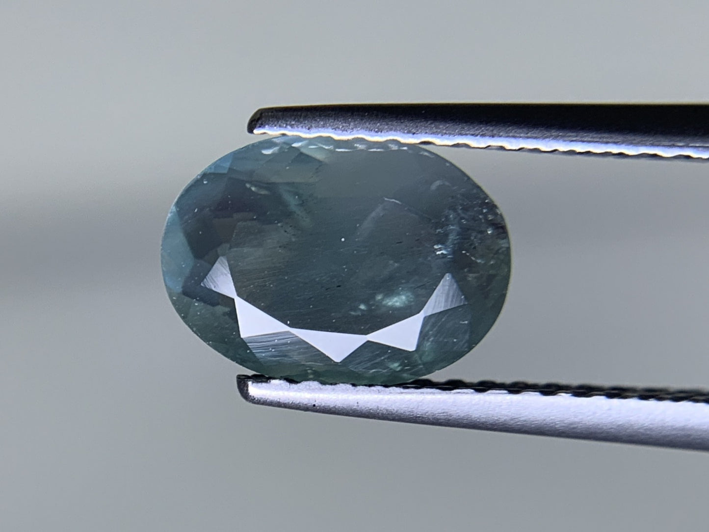 アレキサンドライト  1.720ct  中央宝石ソーティング付き  8.90㎜×6.47㎜×3.49㎜  ルース（ 裸石 ） 3391Y
