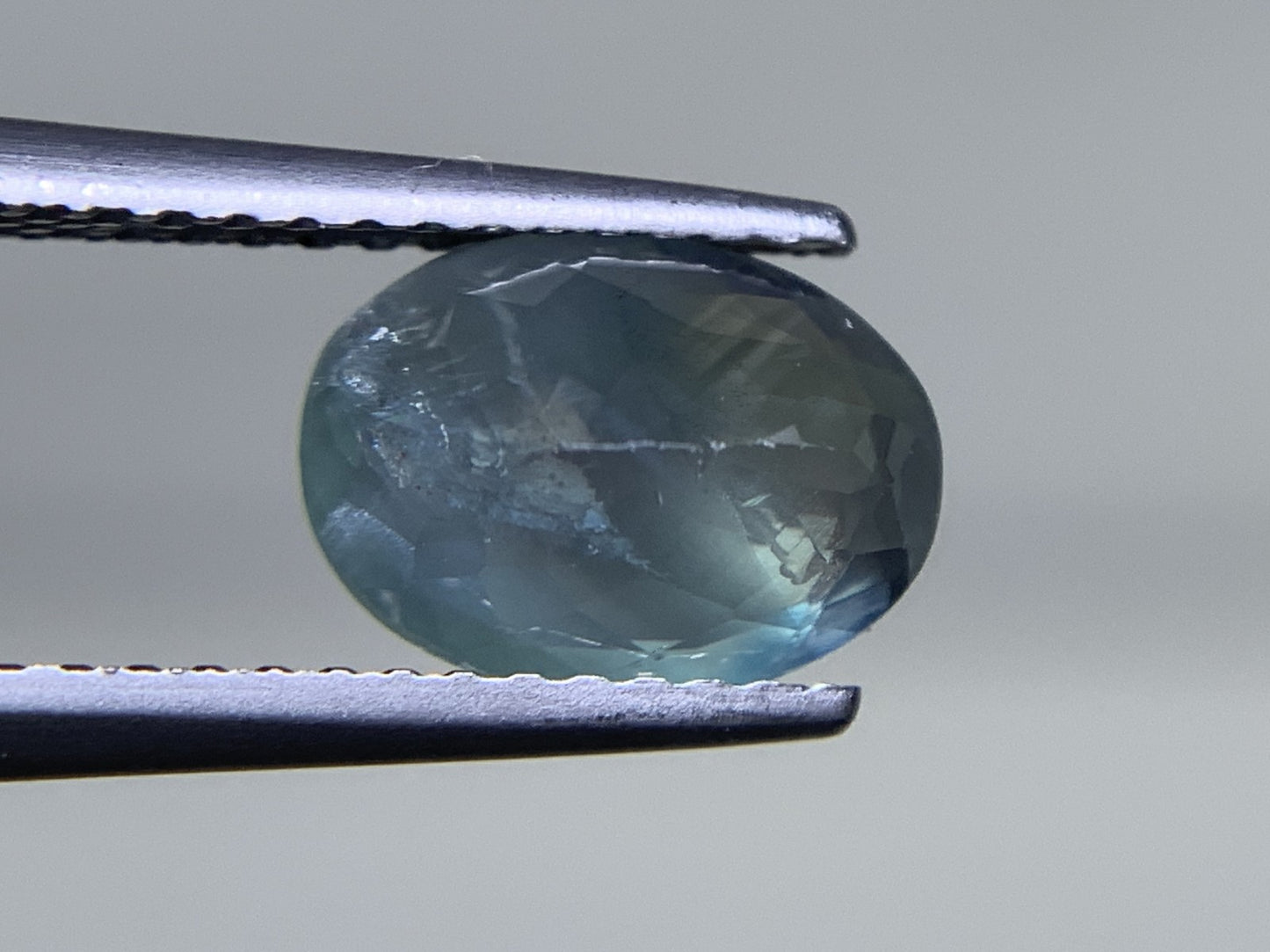 アレキサンドライト  1.720ct  中央宝石ソーティング付き  8.90㎜×6.47㎜×3.49㎜  ルース（ 裸石 ） 3391Y