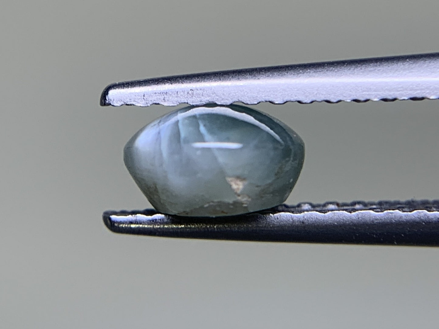 アレキサンドライトキャッツアイ 1.190ct  中央宝石ソーティング付き  5.7㎜×5.8㎜×3.4㎜  ルース（ 裸石 ） 3400Y