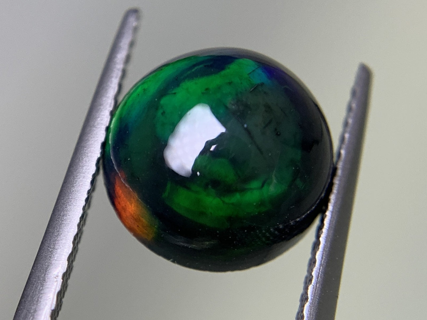 ブラックオパール(黒色化) 3.165ct 宝石ソーティング付き  10.4㎜×10.3㎜×5.9㎜  ルース（ 裸石 ） 3408Y