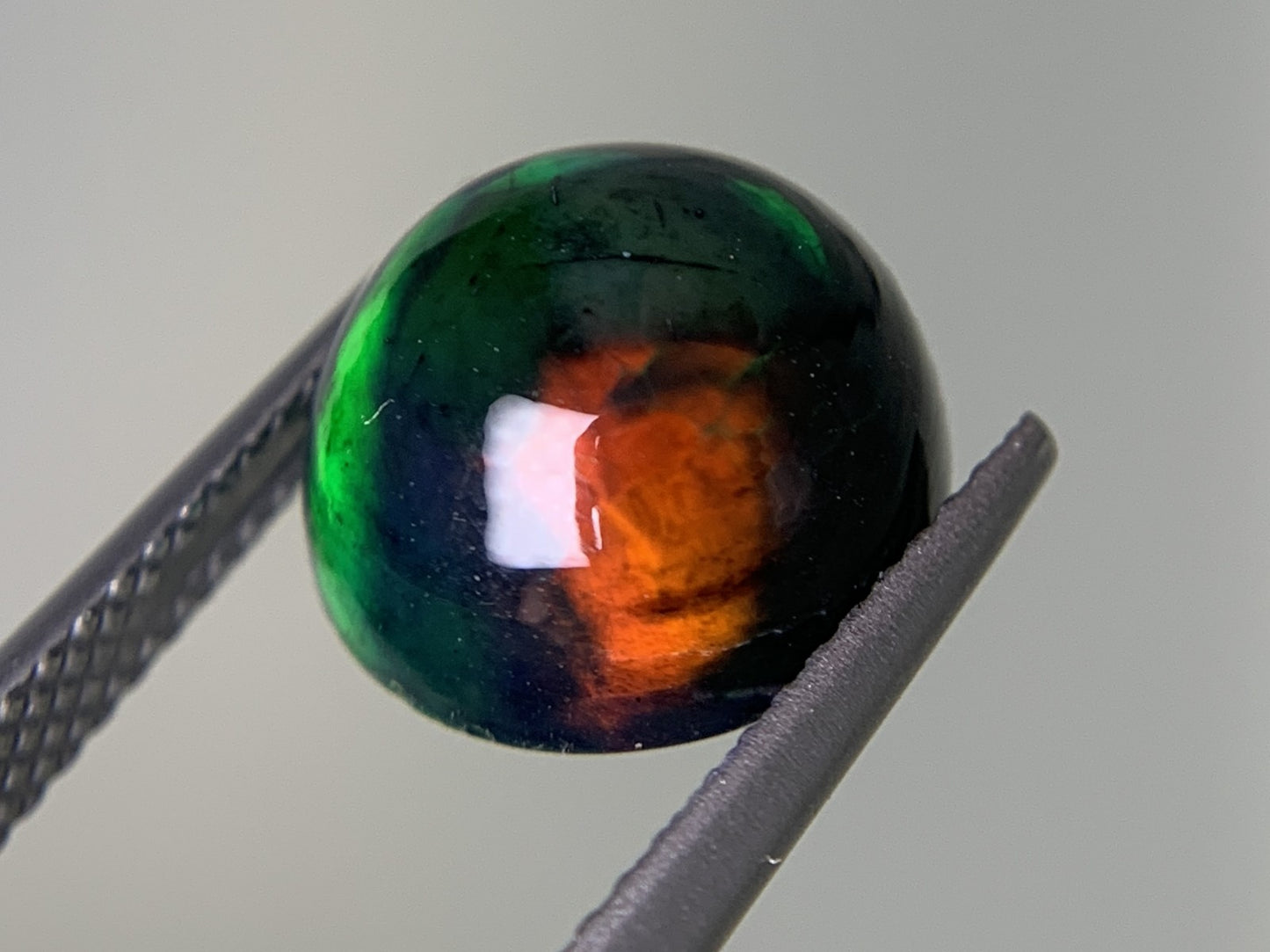 ブラックオパール(黒色化) 3.165ct 宝石ソーティング付き  10.4㎜×10.3㎜×5.9㎜  ルース（ 裸石 ） 3408Y