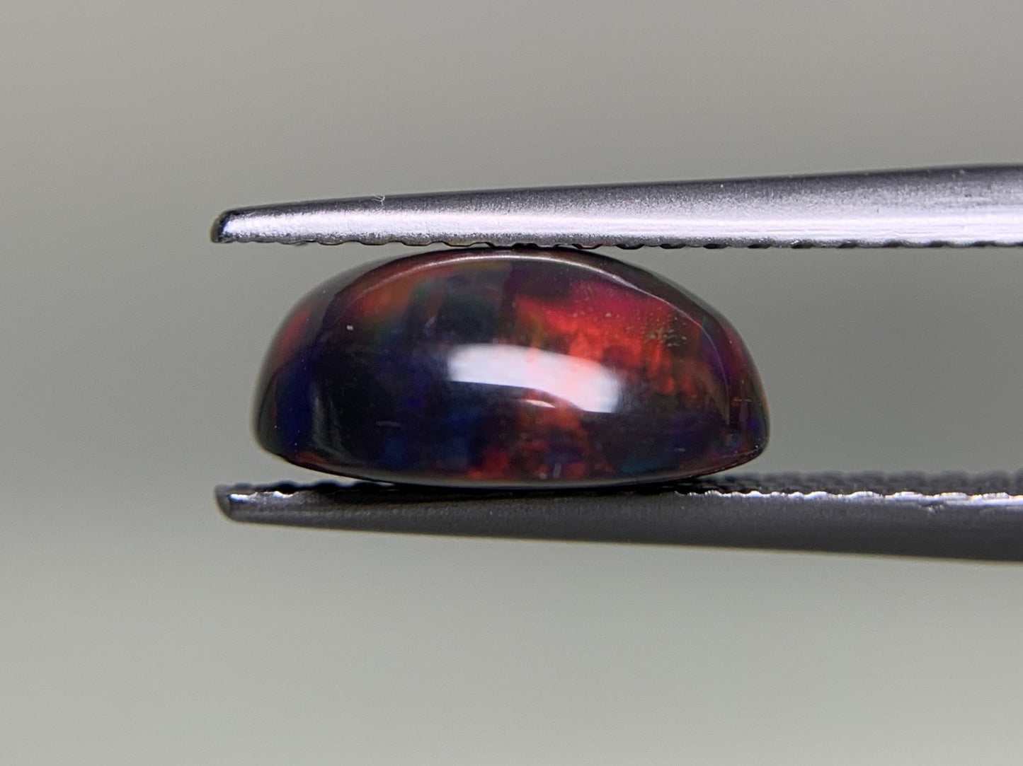 ブラックオパール(黒色化) 2.046ct 宝石ソーティング付き  10.6㎜×7.7㎜×4.8㎜  ルース（ 裸石 ） 3411Y