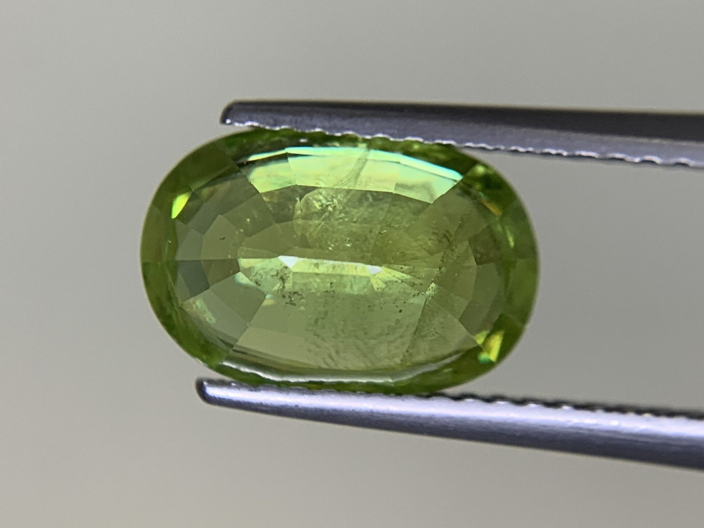 スフェーン  3.206ct  中央宝石ソーティング付き  10.92㎜×7.32㎜×4.68㎜  ルース（ 裸石 ） 3416Y