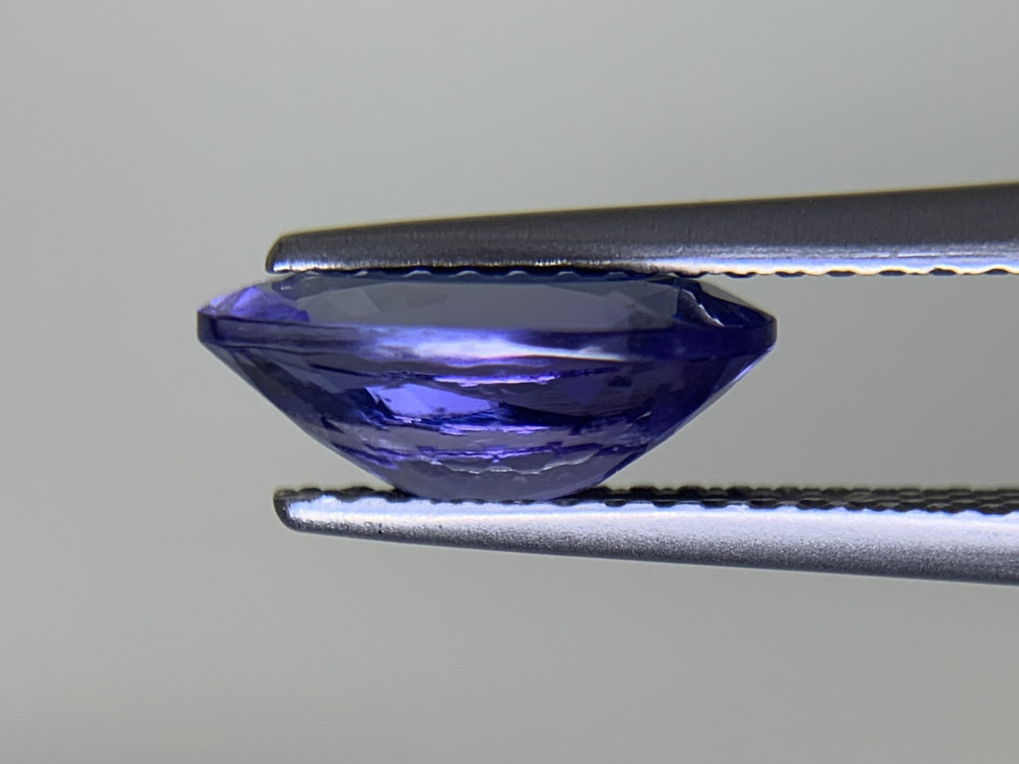タンザナイト 2.093ct 宝石ソーティング付き  10.2㎜×7.0㎜×4.1㎜  ルース（ 裸石 ） 3430Y