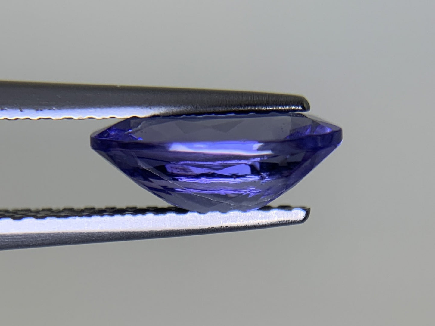 タンザナイト 2.093ct 宝石ソーティング付き  10.2㎜×7.0㎜×4.1㎜  ルース（ 裸石 ） 3430Y