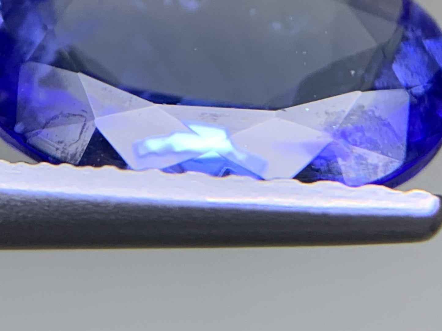 タンザナイト 2.093ct 宝石ソーティング付き  10.2㎜×7.0㎜×4.1㎜  ルース（ 裸石 ） 3430Y