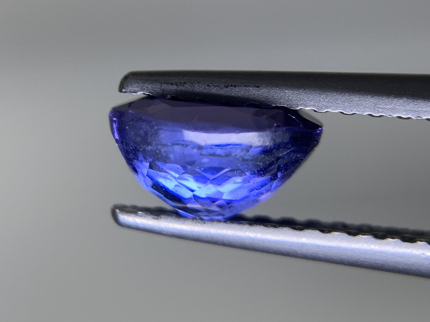 タンザナイト 1.020ct 宝石ソーティング付き 6.8㎜×4.9㎜×3.9㎜ ルース（ 裸石 ） 3441Y