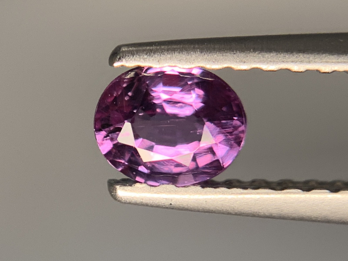 ガーネット（カラーチェンジタイプ） 0.372ct 宝石ソーティング付き  4.7㎜×3.9㎜×2.2㎜  ルース（ 裸石 ） 3443Y