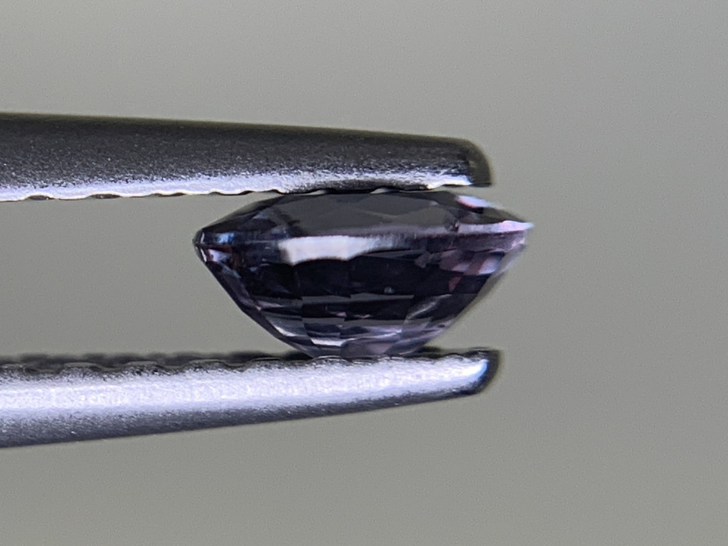 ガーネット（カラーチェンジタイプ） 0.372ct 宝石ソーティング付き  4.7㎜×3.9㎜×2.2㎜  ルース（ 裸石 ） 3443Y