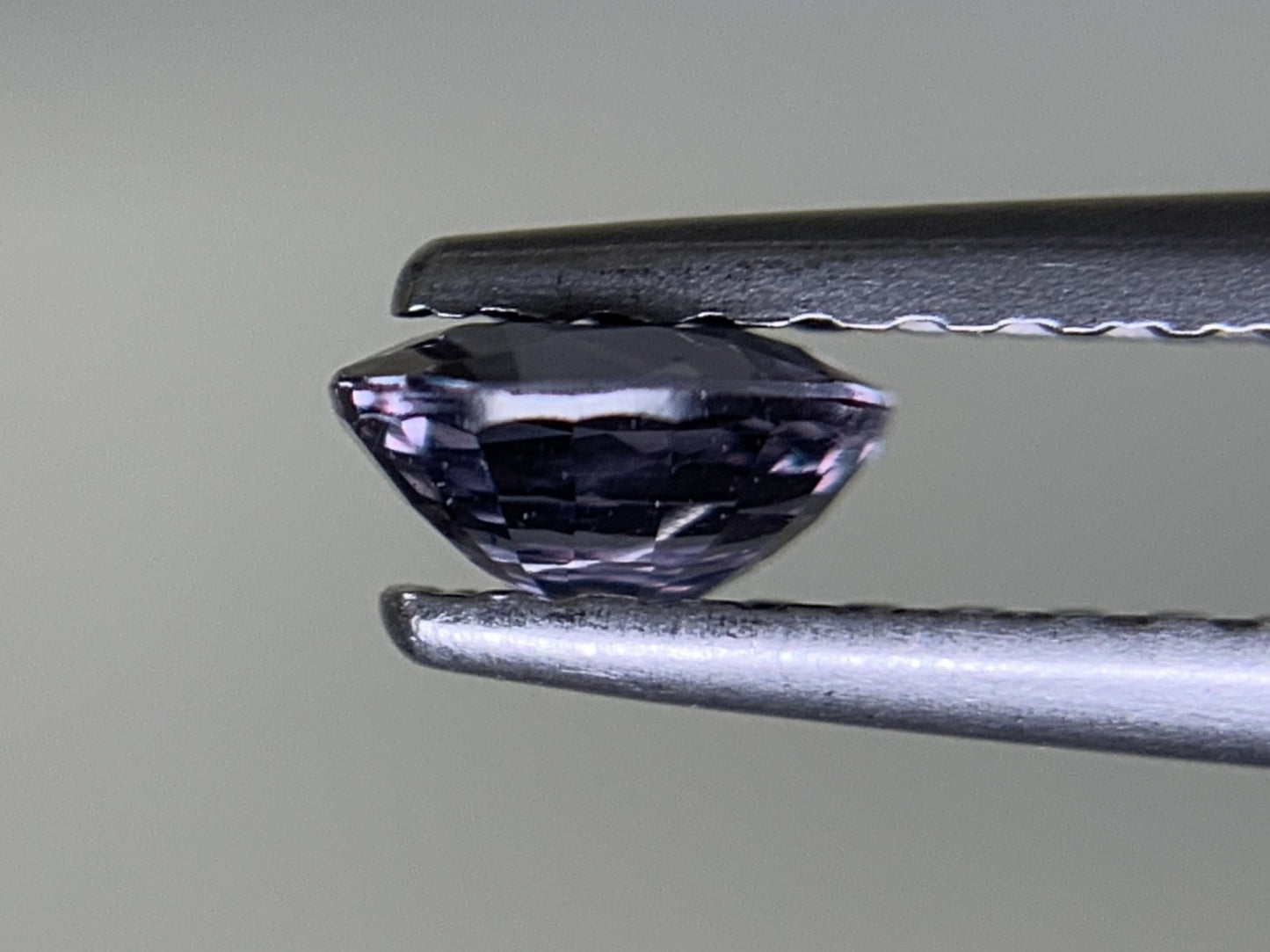 ガーネット（カラーチェンジタイプ） 0.372ct 宝石ソーティング付き  4.7㎜×3.9㎜×2.2㎜  ルース（ 裸石 ） 3443Y
