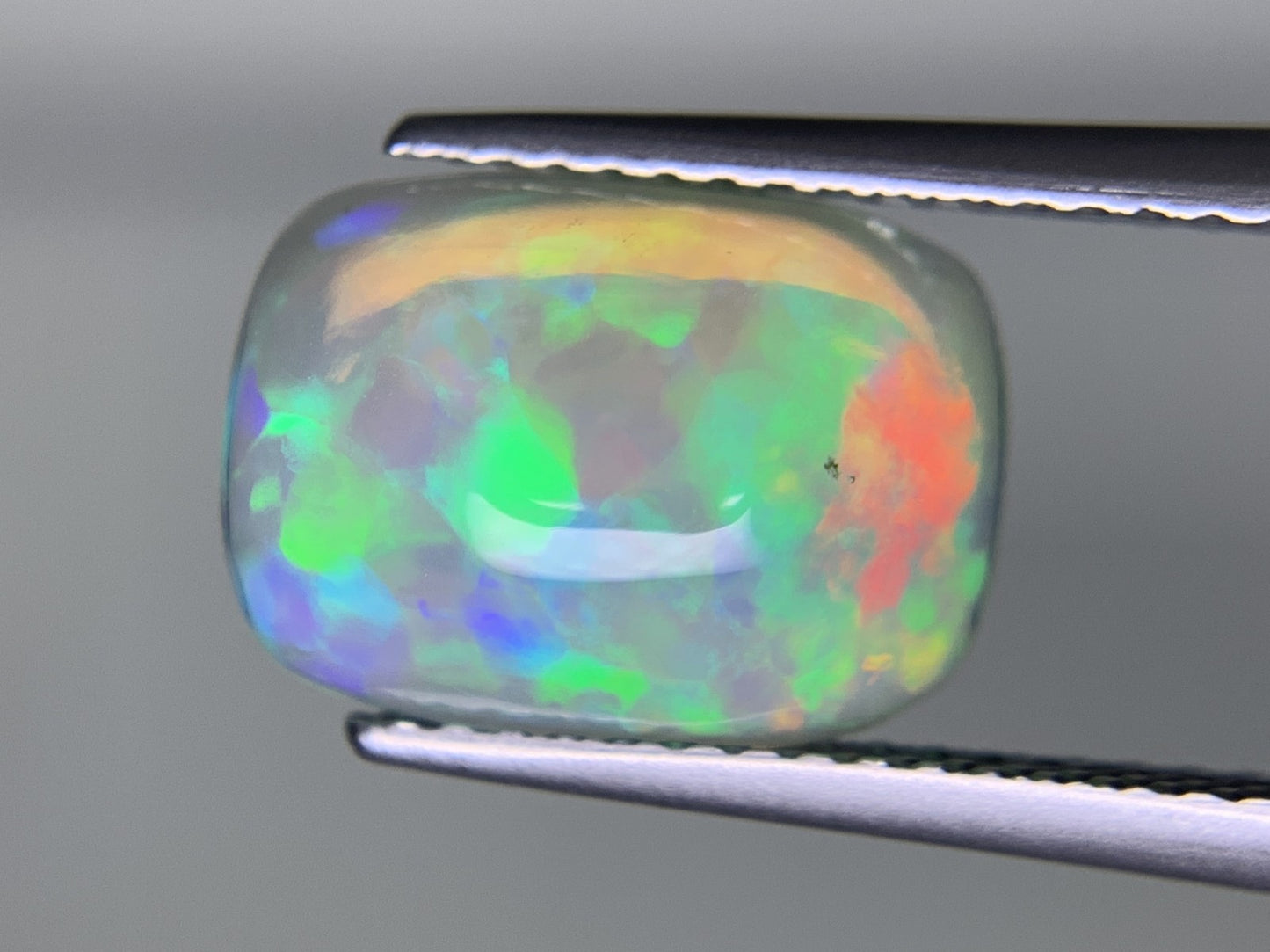 オパール 2.371ct 宝石ソーティング付き  11.9㎜×8.7㎜×4.3㎜  ルース（ 裸石 ） 3476Y