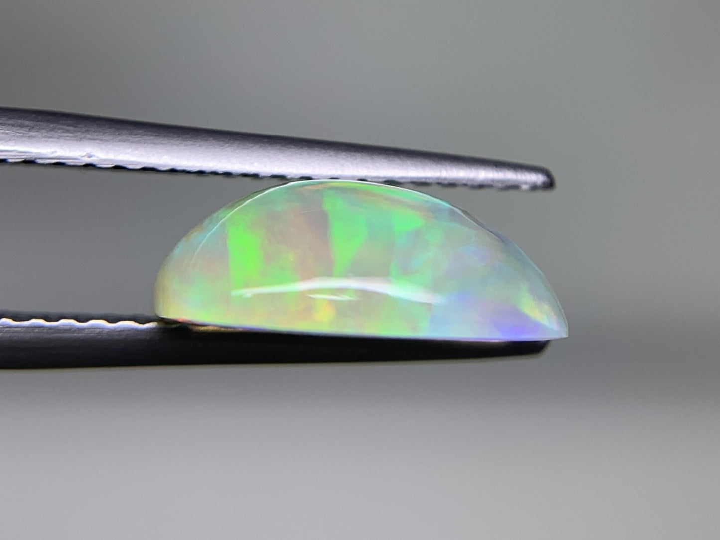 オパール 2.371ct 宝石ソーティング付き  11.9㎜×8.7㎜×4.3㎜  ルース（ 裸石 ） 3476Y