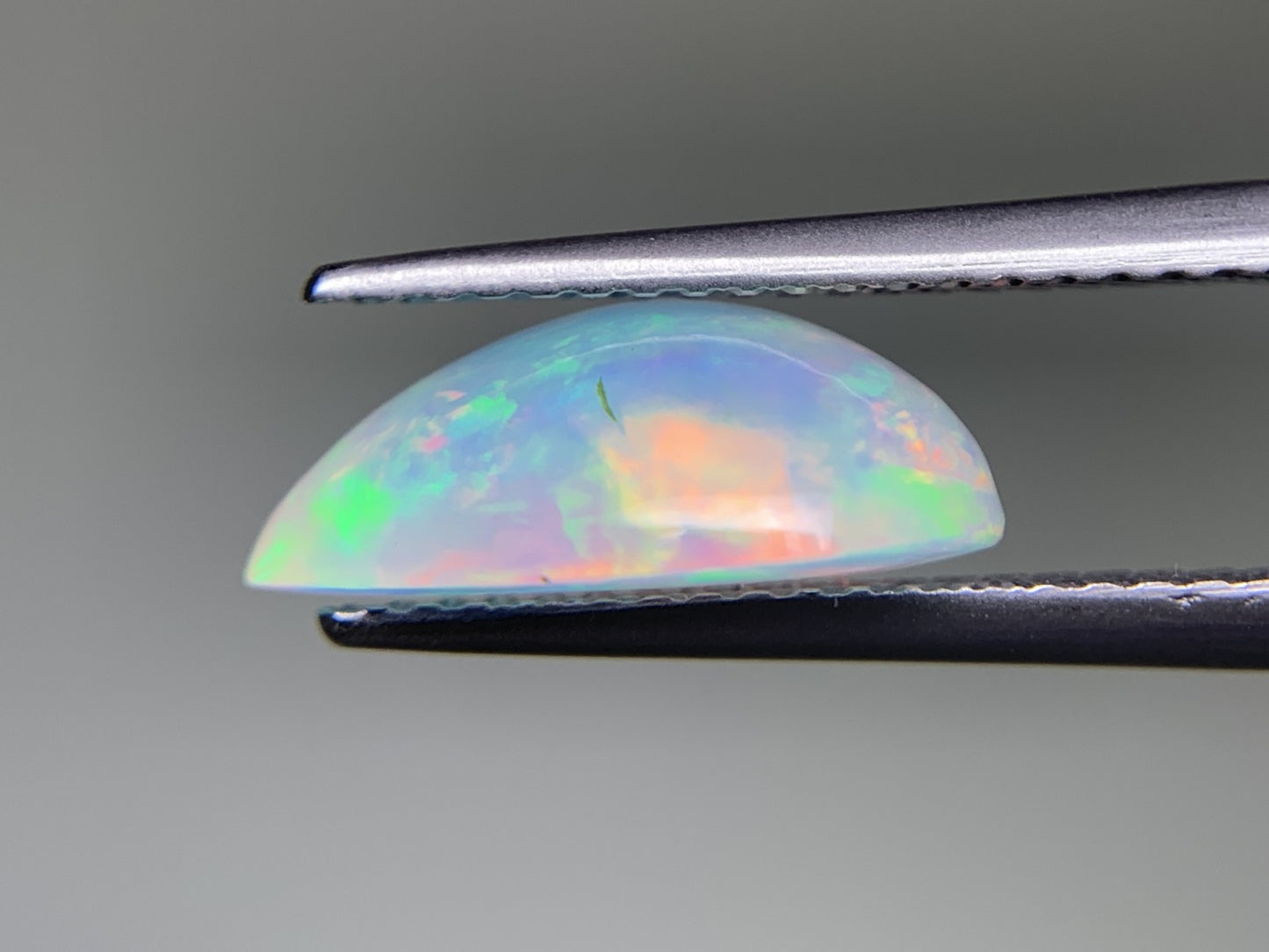 オパール 2.335ct 宝石ソーティング付き 12.5㎜×9.2㎜×4.9㎜ ルース（ 裸石 ） 3483Y