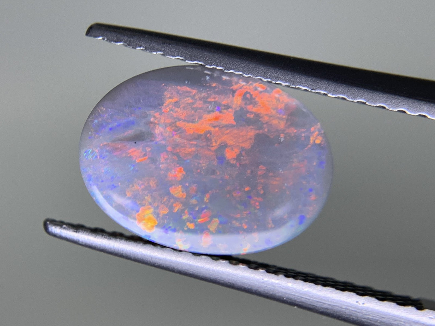 ブラックオパール 1.897ct 中央宝石ソーティング付き 11.2㎜×8.2㎜×2.9㎜ ルース（ 裸石 ） 3539Y