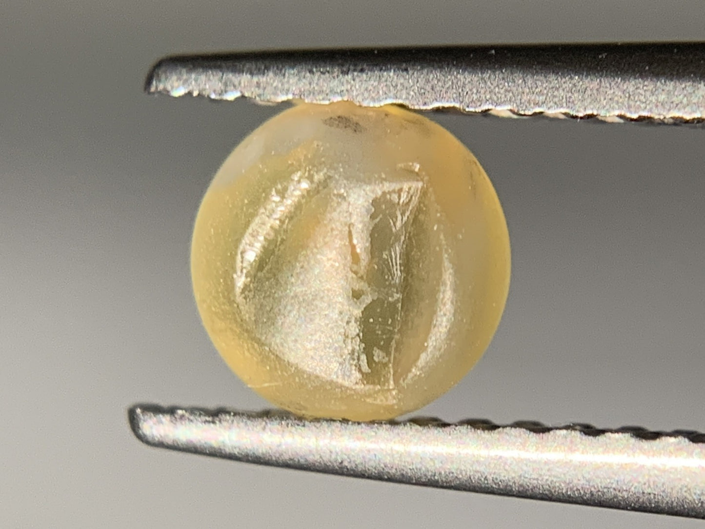 クリソベリルキャッツアイ 1.037ct 宝石ソーティング付き  5.4㎜×5.4㎜×3.5㎜  ルース（ 裸石 ） 3540Y