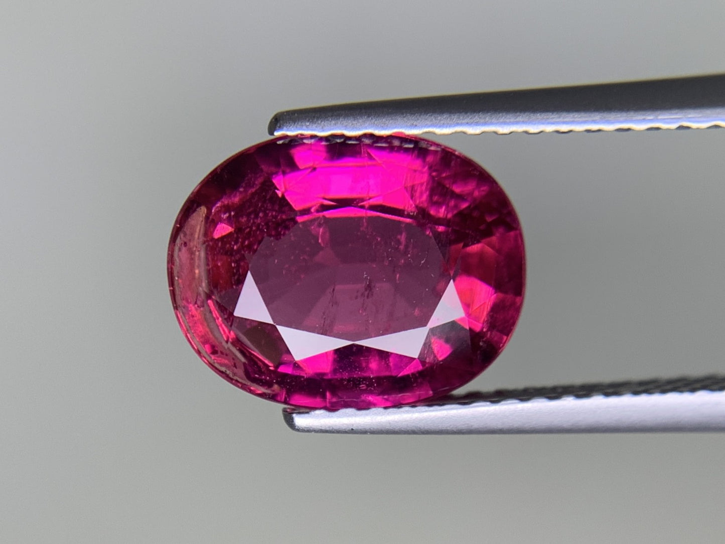 ルベライト 2.723ct 宝石ソーティング付き  10.2㎜×8.1㎜×4.7㎜  ルース（ 裸石 ） 3579Y