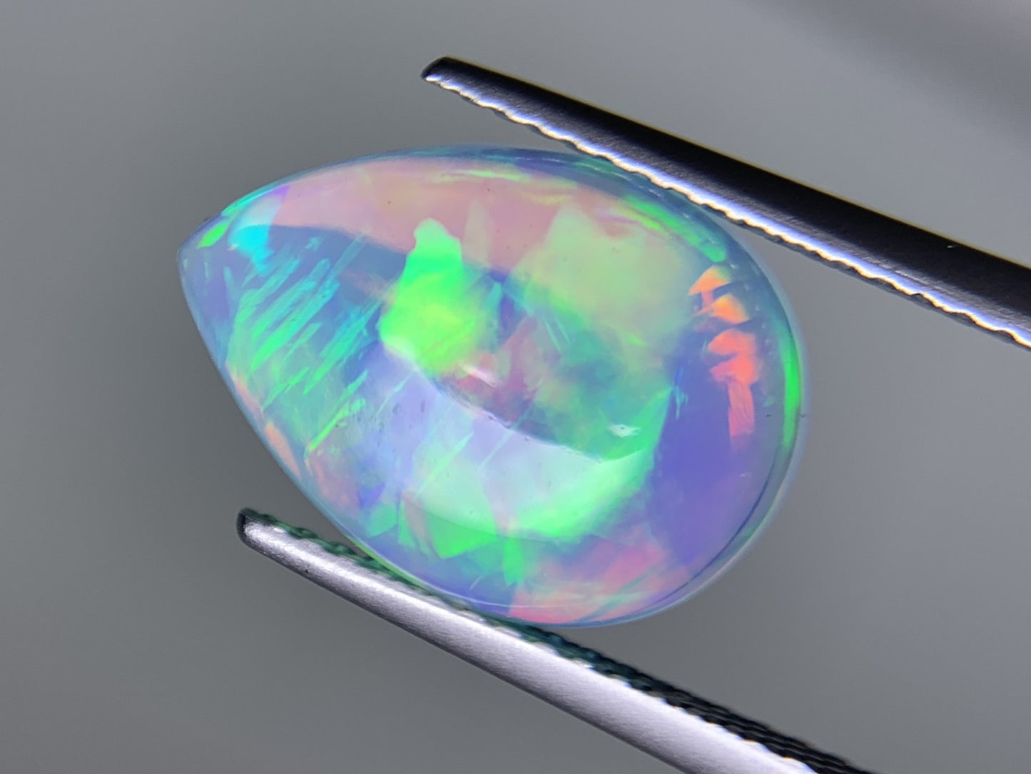オパール 3.309ct 宝石ソーティング付き  14.2㎜×10.1㎜×4.4㎜  ルース（ 裸石 ） 3584Y