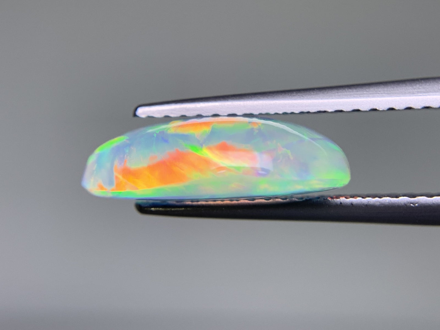 オパール 3.309ct 宝石ソーティング付き  14.2㎜×10.1㎜×4.4㎜  ルース（ 裸石 ） 3584Y