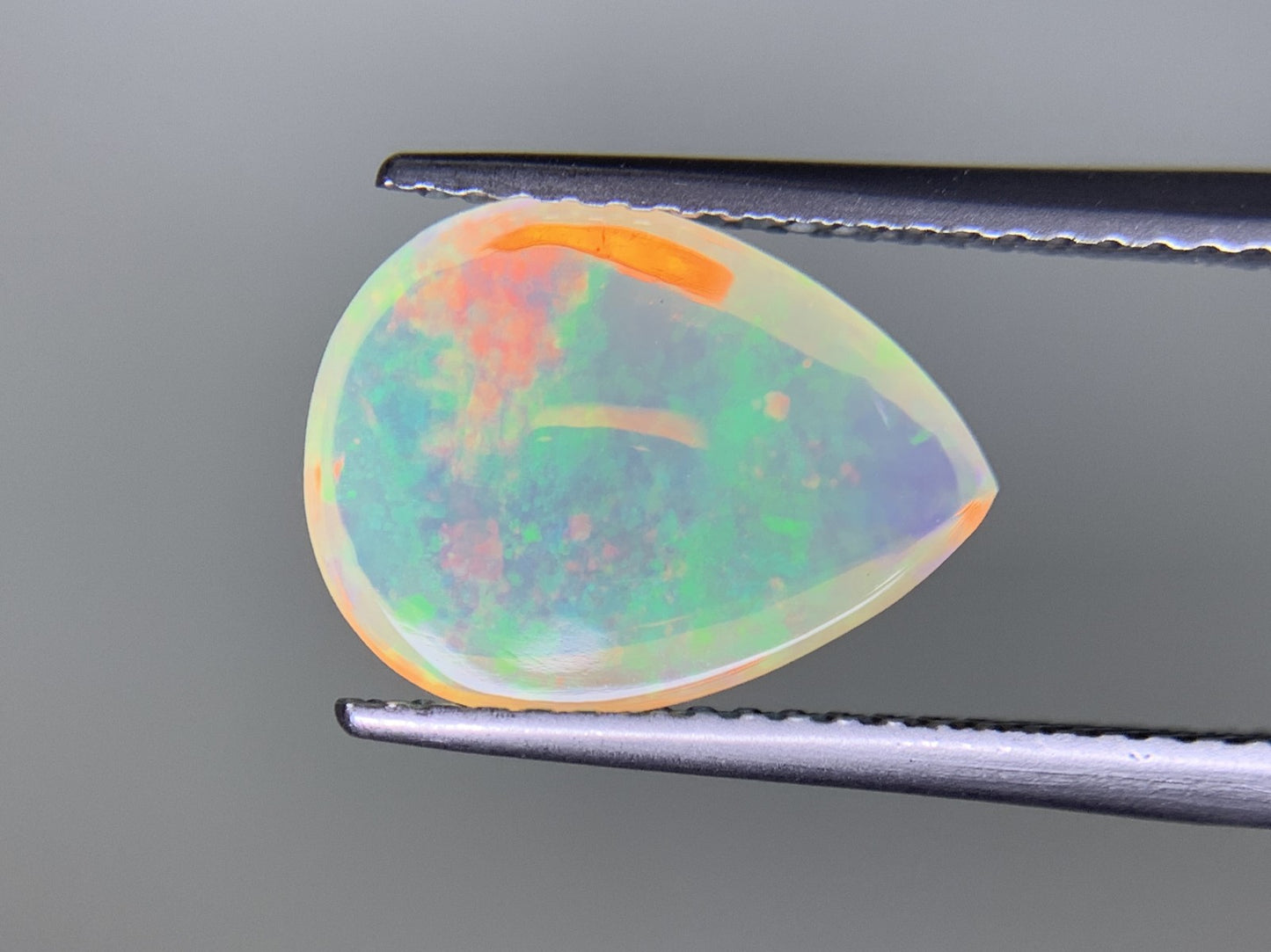 オパール 2.179ct 宝石ソーティング付き  12.6㎜×9.5㎜×4.1㎜  ルース（ 裸石 ） 3587Y