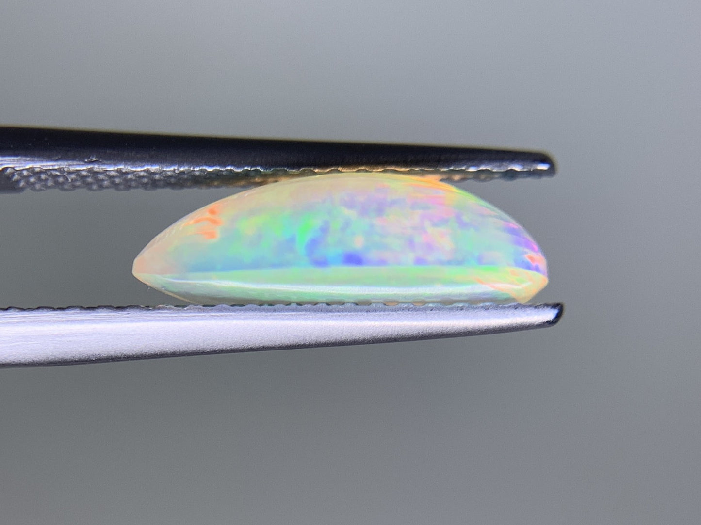 オパール 2.179ct 宝石ソーティング付き  12.6㎜×9.5㎜×4.1㎜  ルース（ 裸石 ） 3587Y