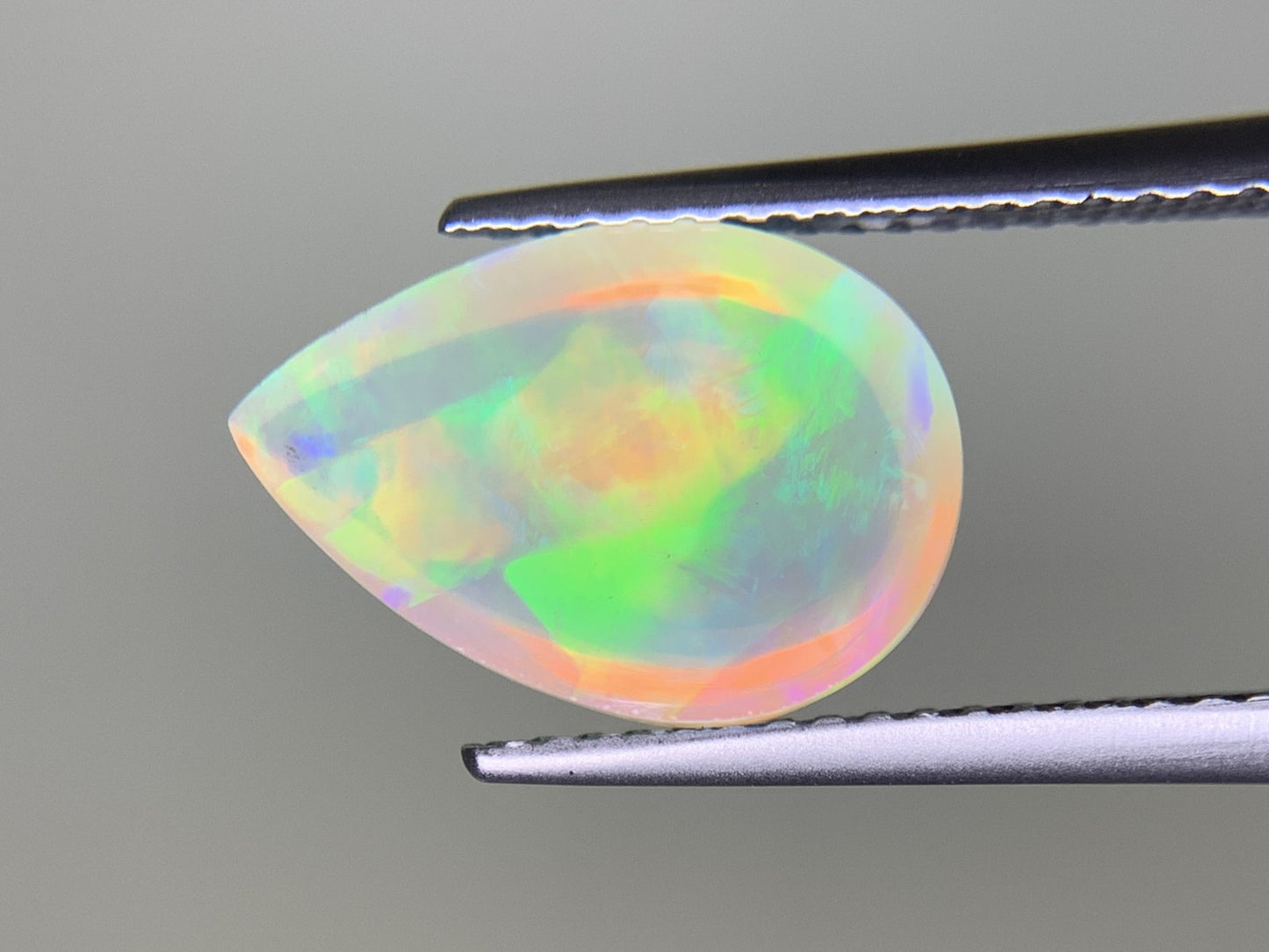 オパール 2.710ct 宝石ソーティング付き 13.0㎜×8.8㎜×5.4㎜ ルース（ 裸石 ） 3588Y