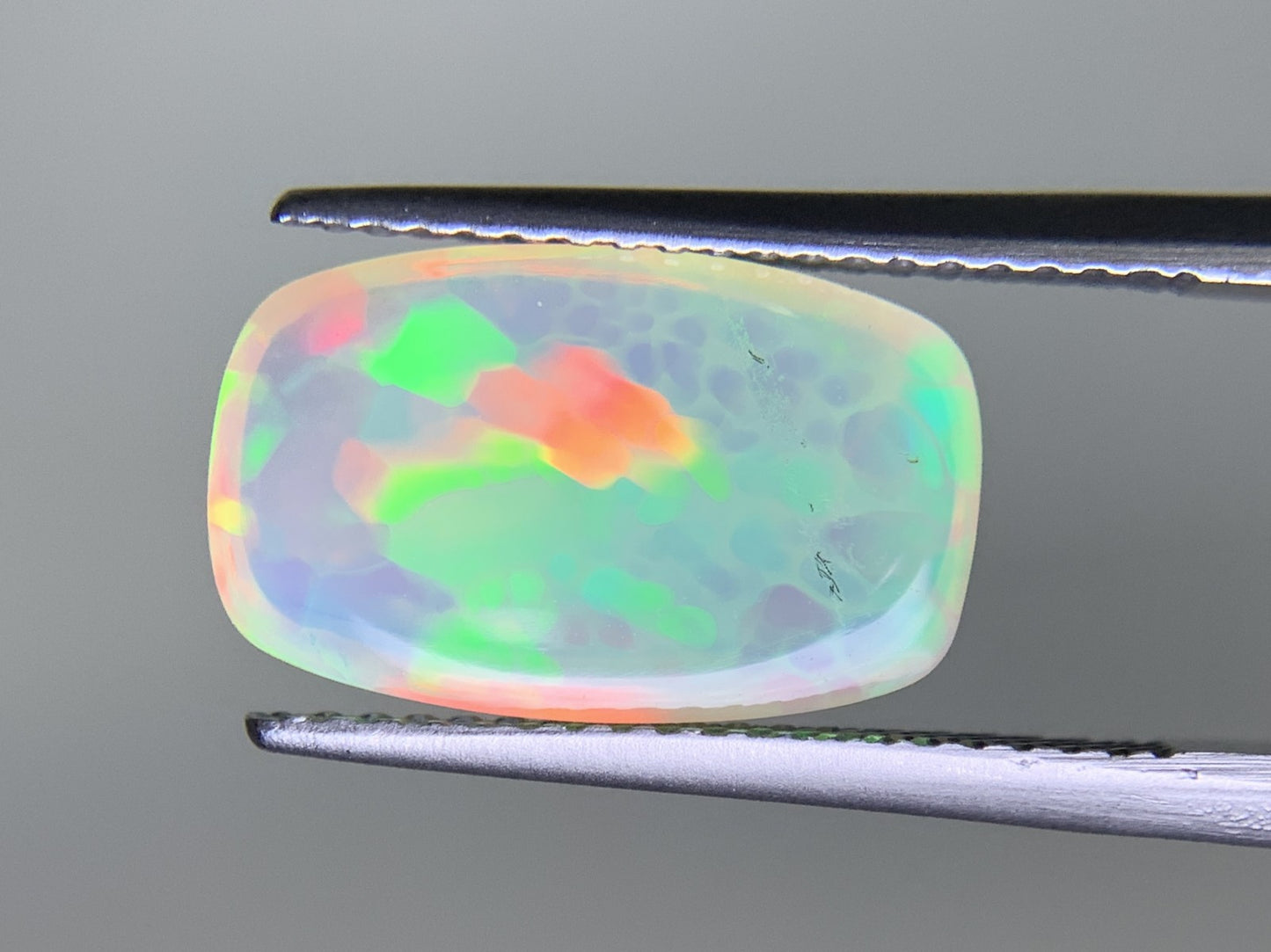 オパール 3.372ct 宝石ソーティング付き  14.2㎜×8.8㎜×4.8㎜  ルース（ 裸石 ） 3589Y