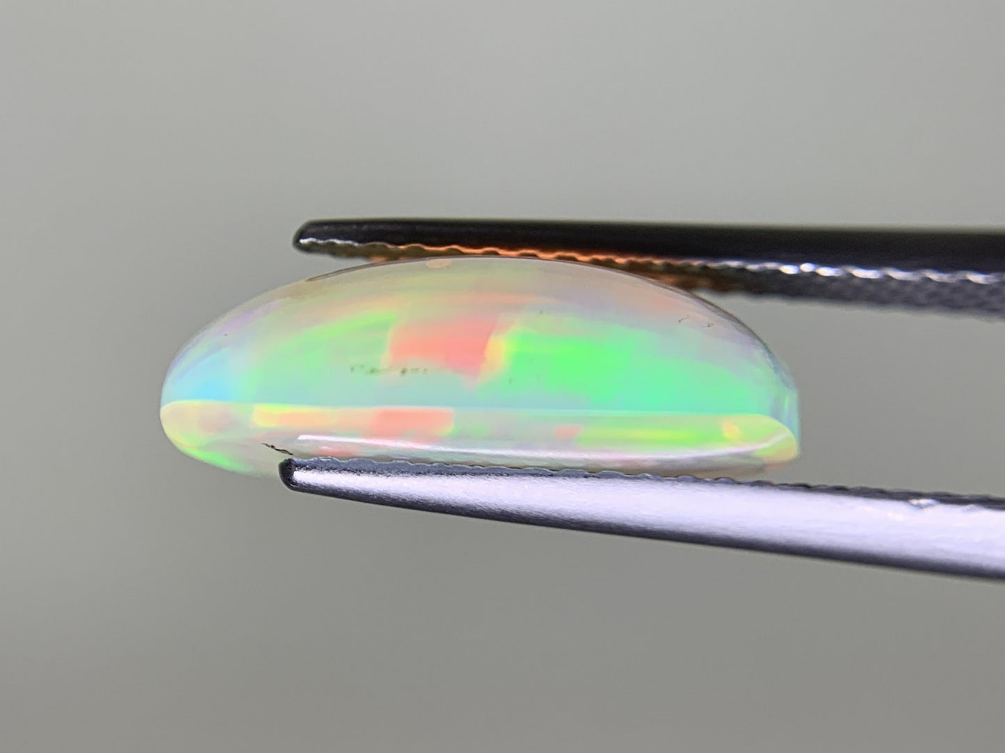 オパール 3.372ct 宝石ソーティング付き  14.2㎜×8.8㎜×4.8㎜  ルース（ 裸石 ） 3589Y
