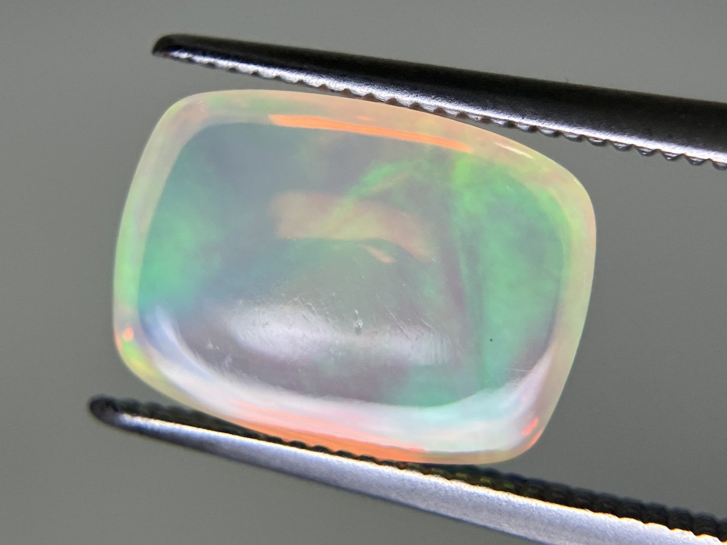 オパール 2.834ct 宝石ソーティング付き 12.0㎜×8.9㎜×4.5㎜ ルース（ 裸石 ） 3598YY