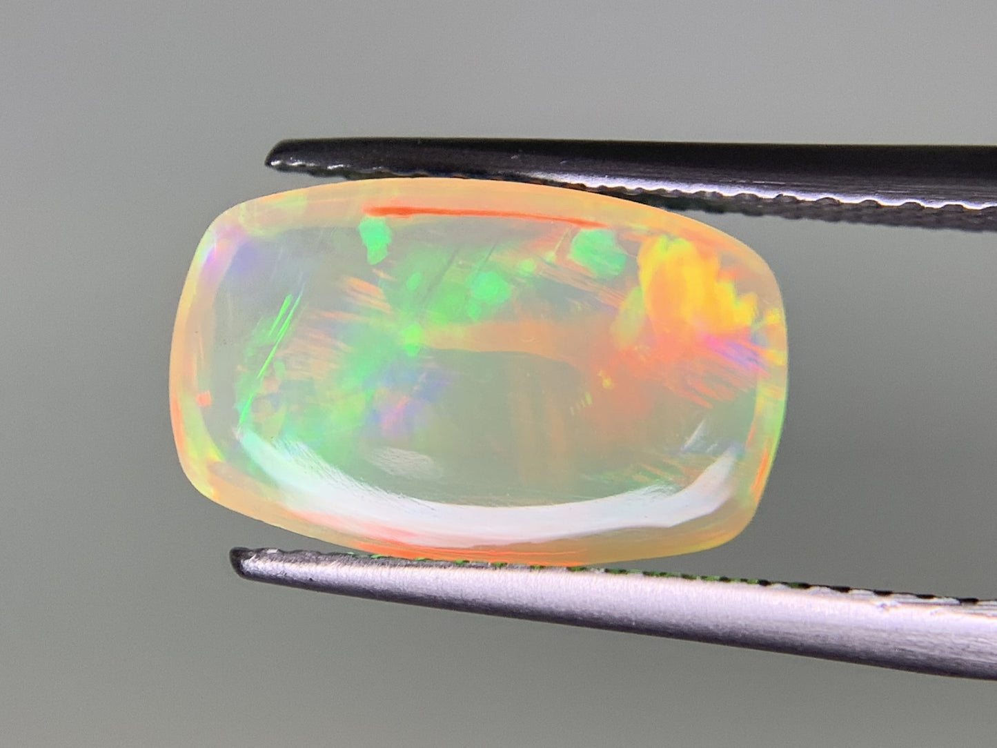 オパール 3.018ct 宝石ソーティング付き  13.2㎜×8.2㎜×4.7㎜  ルース（ 裸石 ） 3610Y