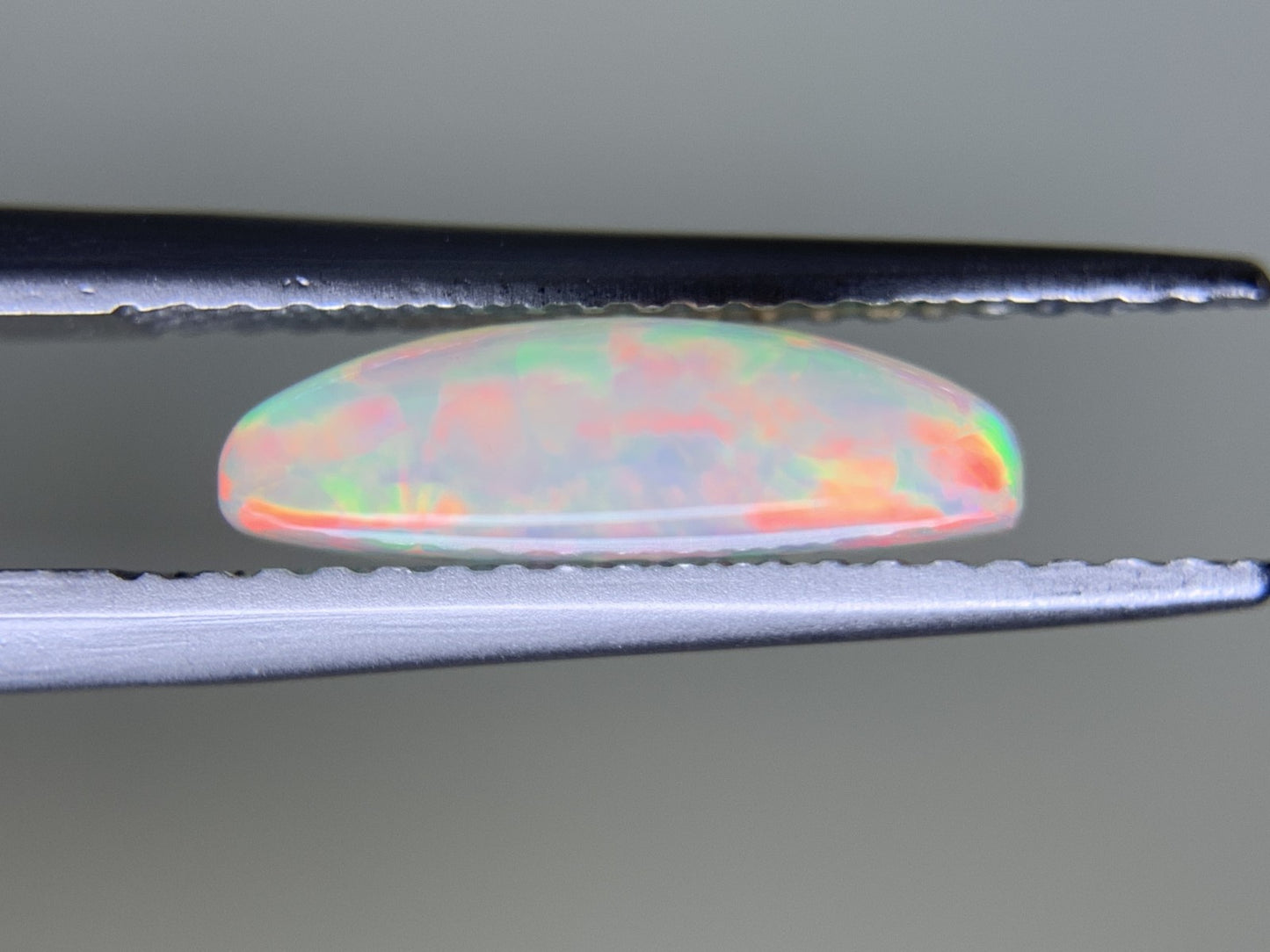 オパール 1.933ct 宝石ソーティング付き  11.9㎜×7.8㎜×3.6㎜  ルース（ 裸石 ） 3618Y