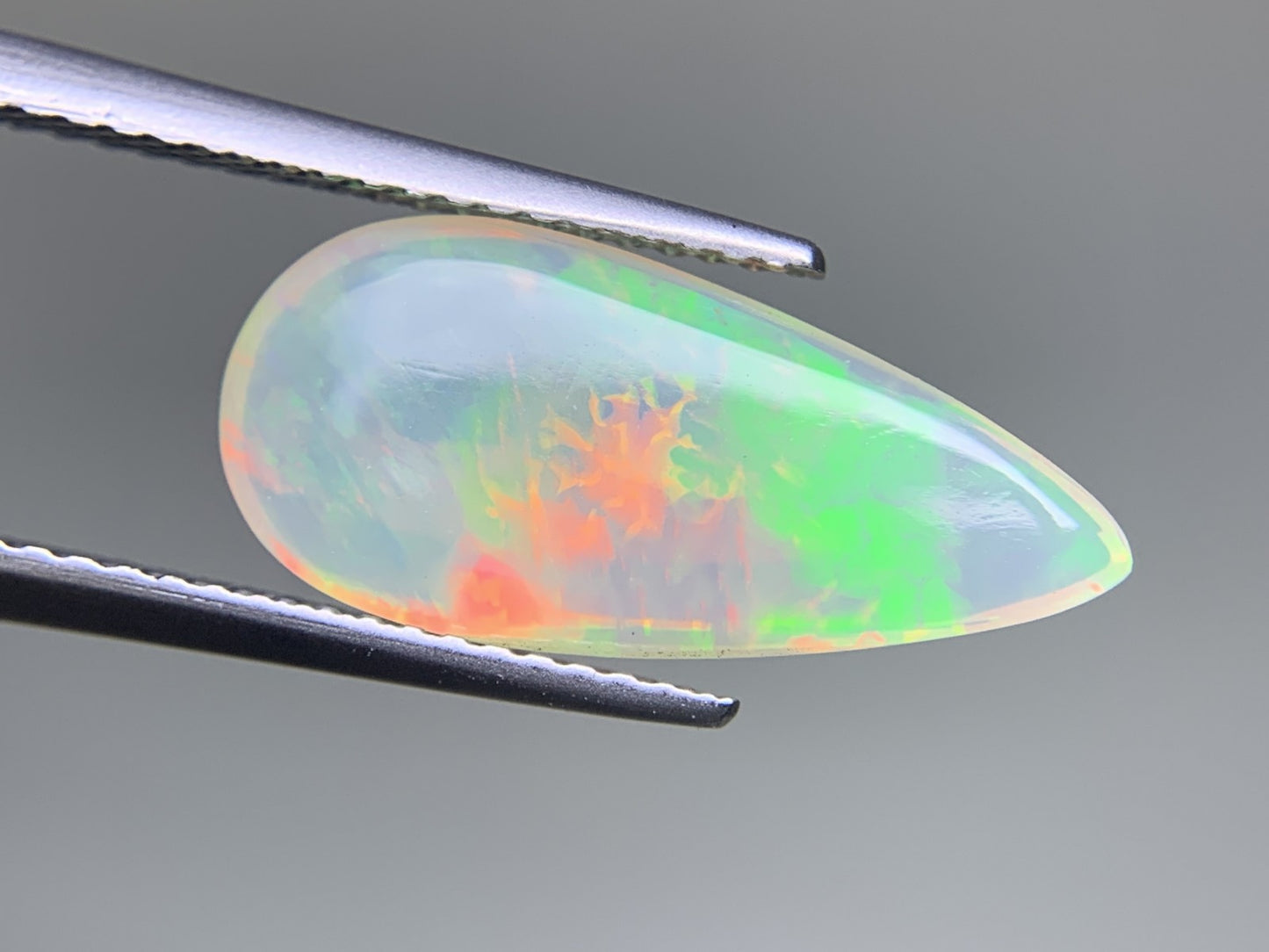 オパール 3.145ct 宝石ソーティング付き  18.0㎜×8.3㎜×4.1㎜  ルース（ 裸石 ） 3621Y