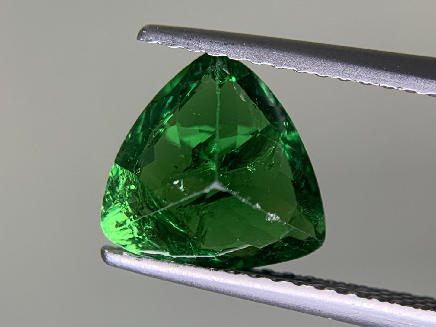 ツァボライト 2.17ct （グロッシュラーガーネット） GRS宝石鑑別書付き  vivid green No Heat 8.83㎜×8.64㎜×4.37㎜  ルース（ 裸石 ）   3706Y