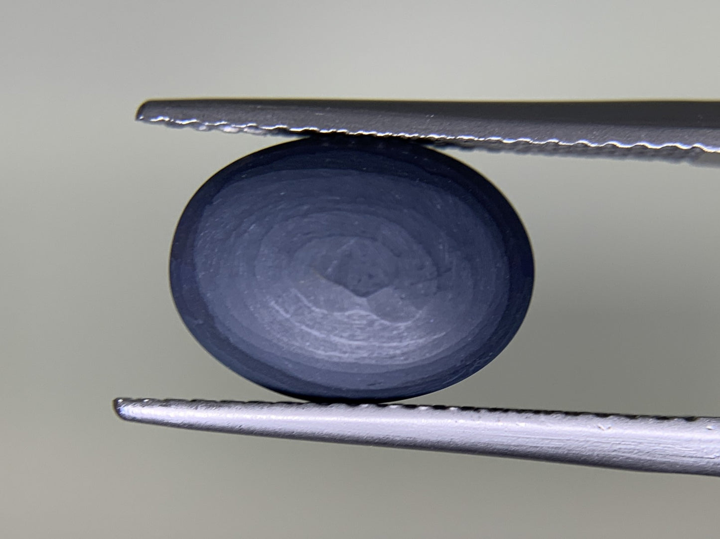ブラックオパール  2.336ct  中央宝石ソーティング付き  10.9㎜×8.2㎜×4.2㎜  ルース（ 裸石 ） 3736Y