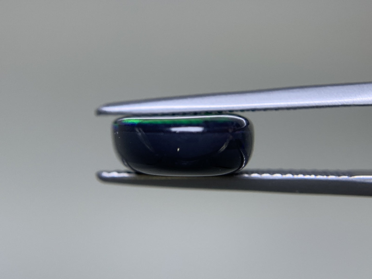 ブラックオパール 6.059ct 中央宝石ソーティング付き 16.2㎜×11.1㎜×4.6㎜ ルース（ 裸石 ） 3744Y