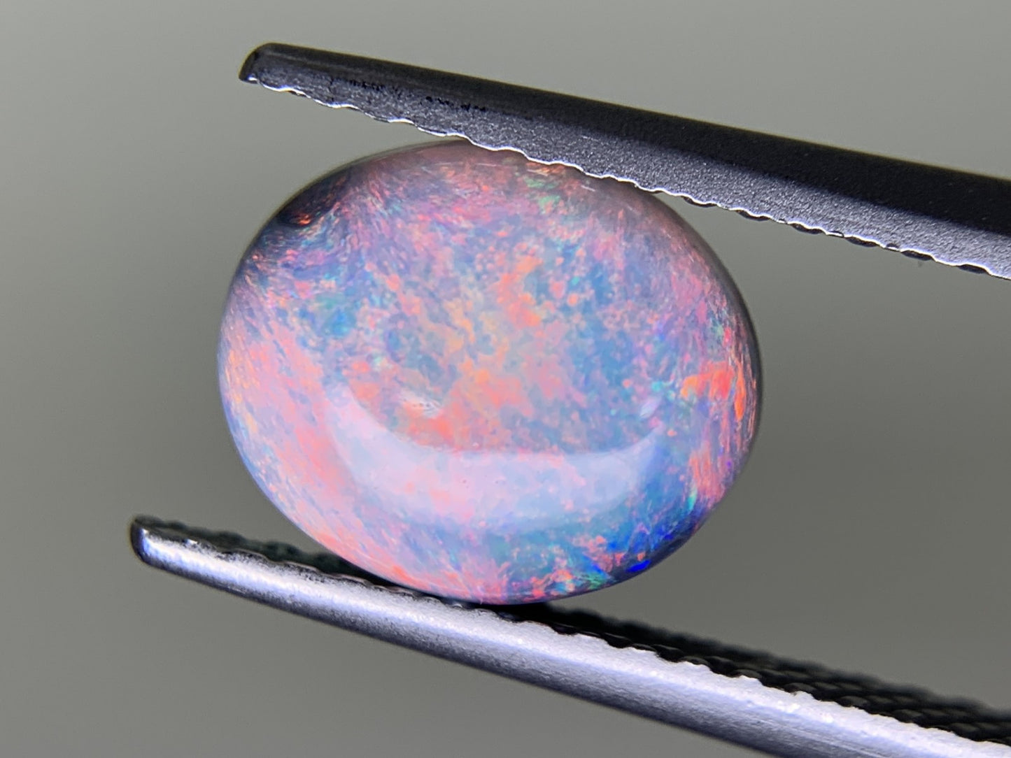 ブラックオパール  1.576ct  中央宝石ソーティング付き  8.7㎜×7.4㎜×4.1㎜  ルース（ 裸石 ） 3761Y