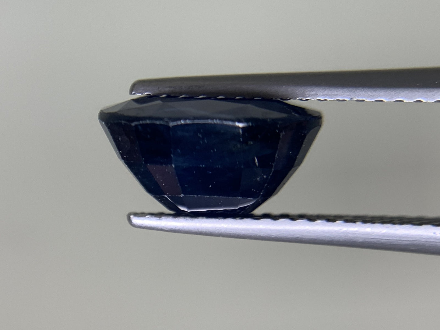 サファイア 4.554ct 宝石ソーティング付き 10.4㎜×8.3㎜×5.7㎜ ルース（ 裸石 ） 3766Y