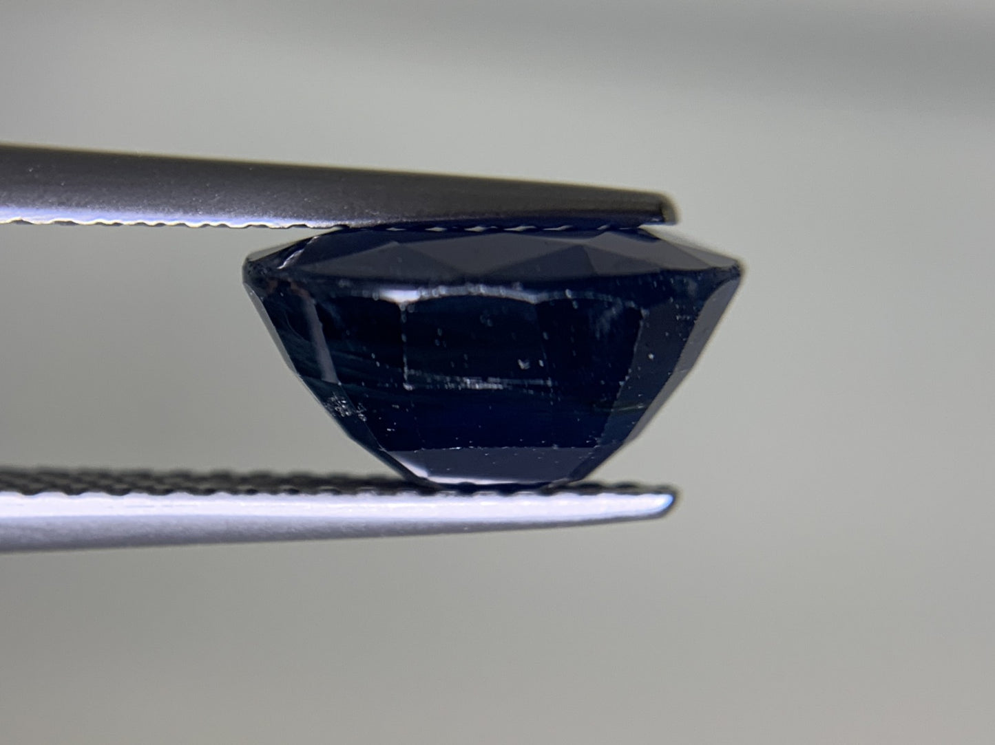 サファイア 4.554ct 宝石ソーティング付き 10.4㎜×8.3㎜×5.7㎜ ルース（ 裸石 ） 3766Y