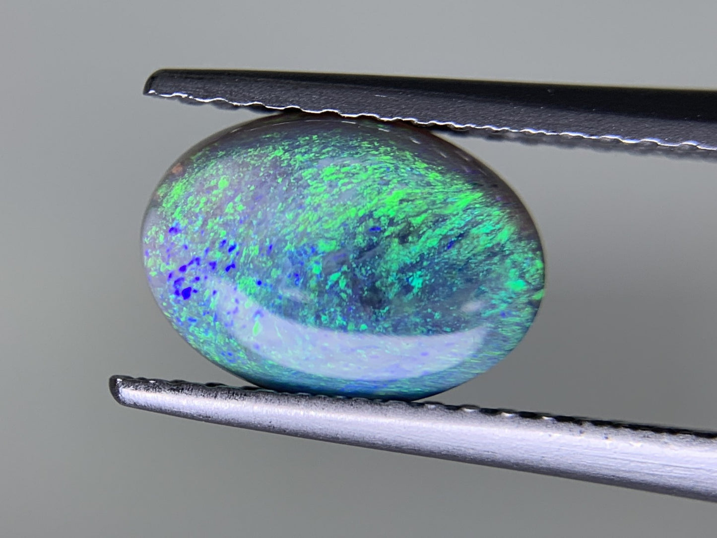 ブラックオパール 0.965ct 宝石ソーティング付き 9.5㎜×6.7㎜×2.3㎜ ルース（ 裸石 ） 3768Y