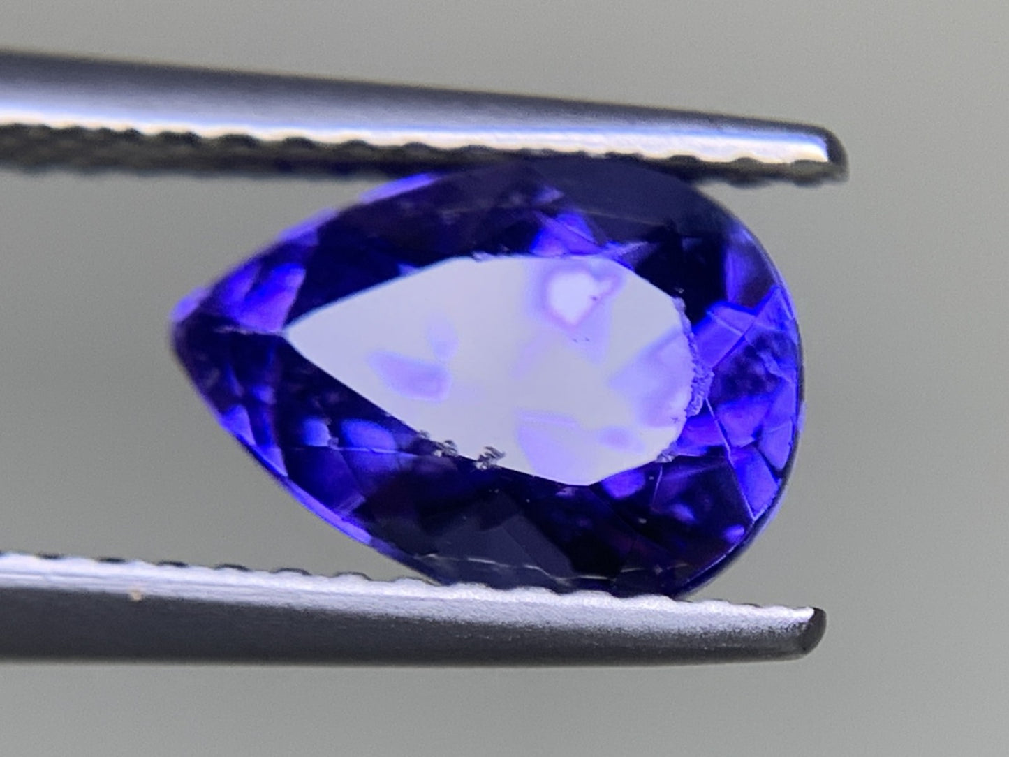 タンザナイト 1.909ct 宝石ソーティング付き  9.1㎜×6.7㎜×5.0㎜  ルース（ 裸石 ） 3770Y