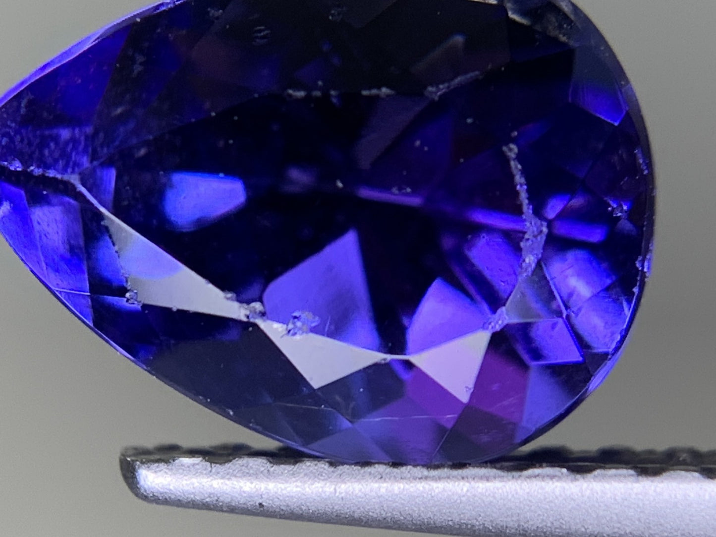 タンザナイト 1.909ct 宝石ソーティング付き  9.1㎜×6.7㎜×5.0㎜  ルース（ 裸石 ） 3770Y