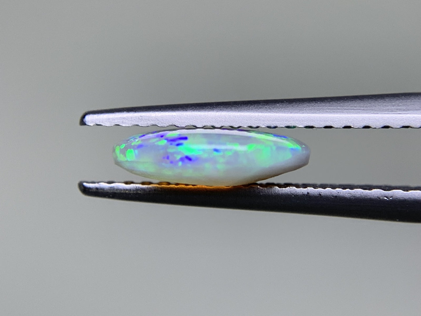 ブラックオパール 1.111ct 宝石ソーティング付き  9.3㎜×7.5㎜×2.6㎜  ルース（ 裸石 ） 3776Y