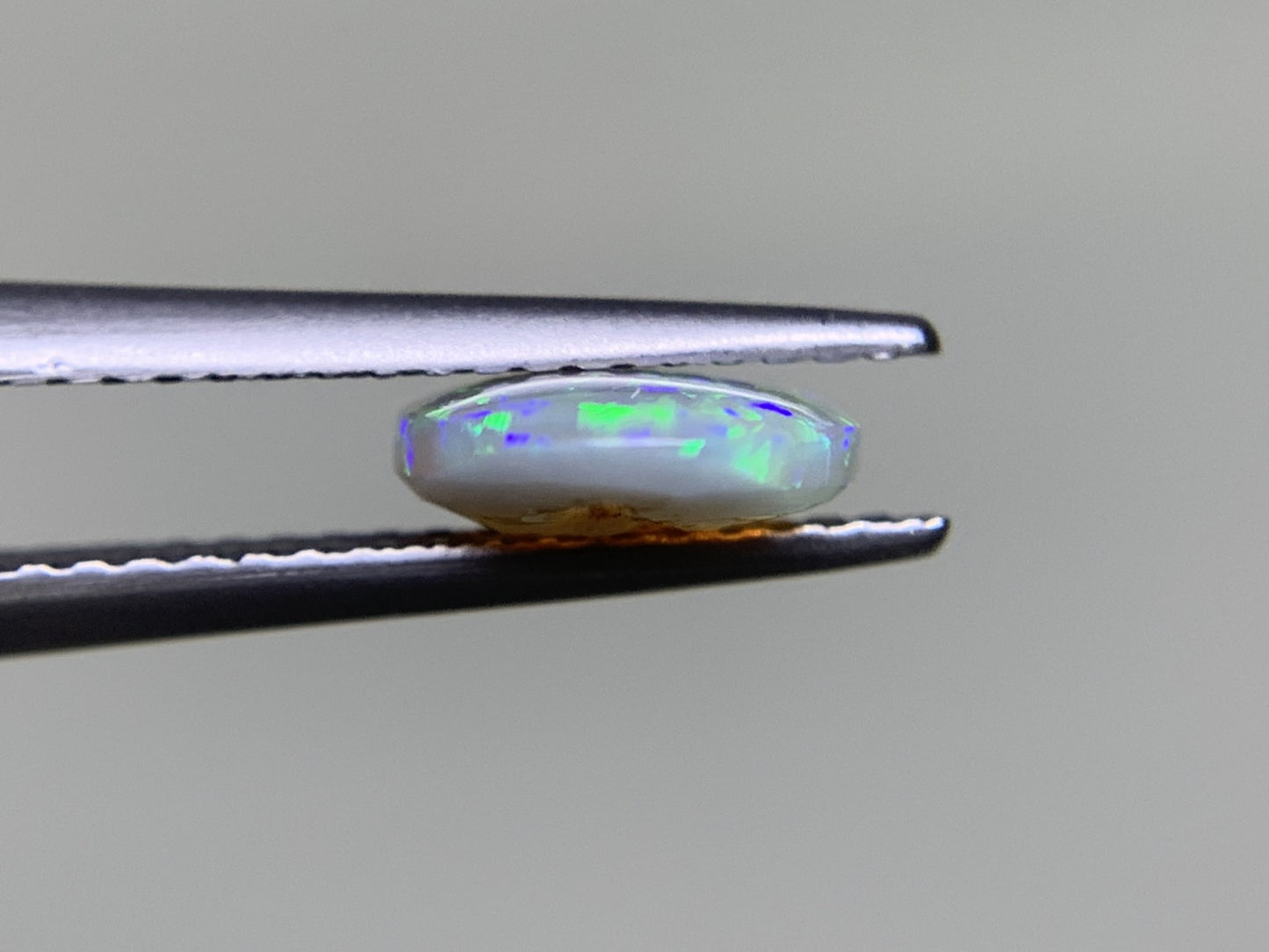 ブラックオパール 1.111ct 宝石ソーティング付き  9.3㎜×7.5㎜×2.6㎜  ルース（ 裸石 ） 3776Y