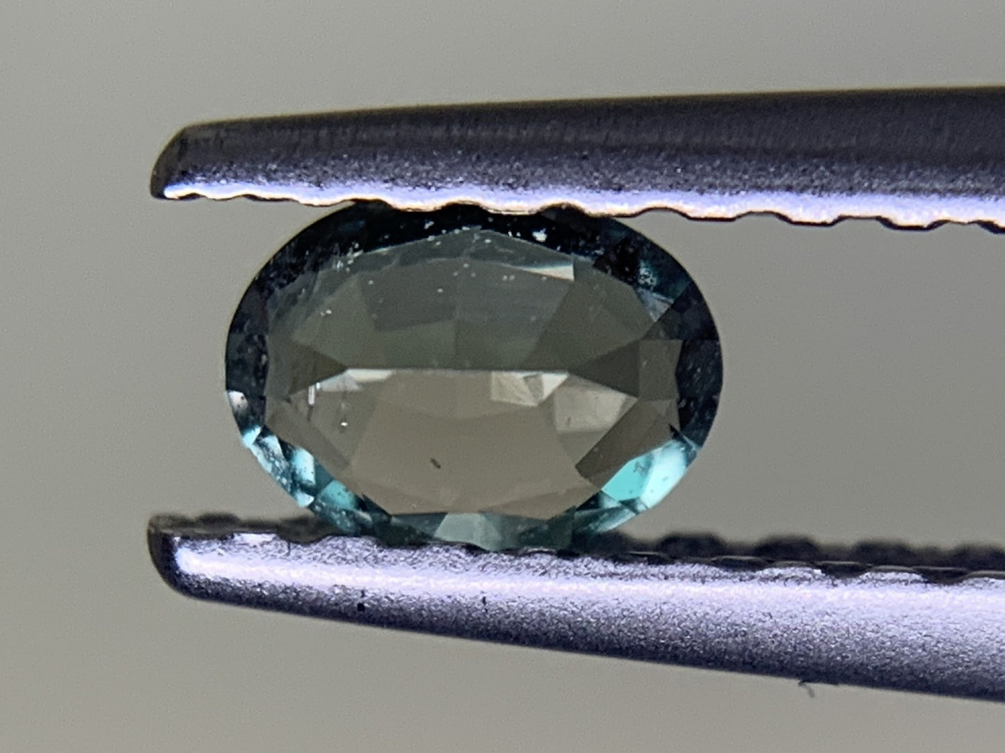 アレキサンドライト 0.210ct 中央宝石ソーティング付き 4.40㎜×3.29㎜×1.89㎜ ルース（ 裸石 ） 3793Y