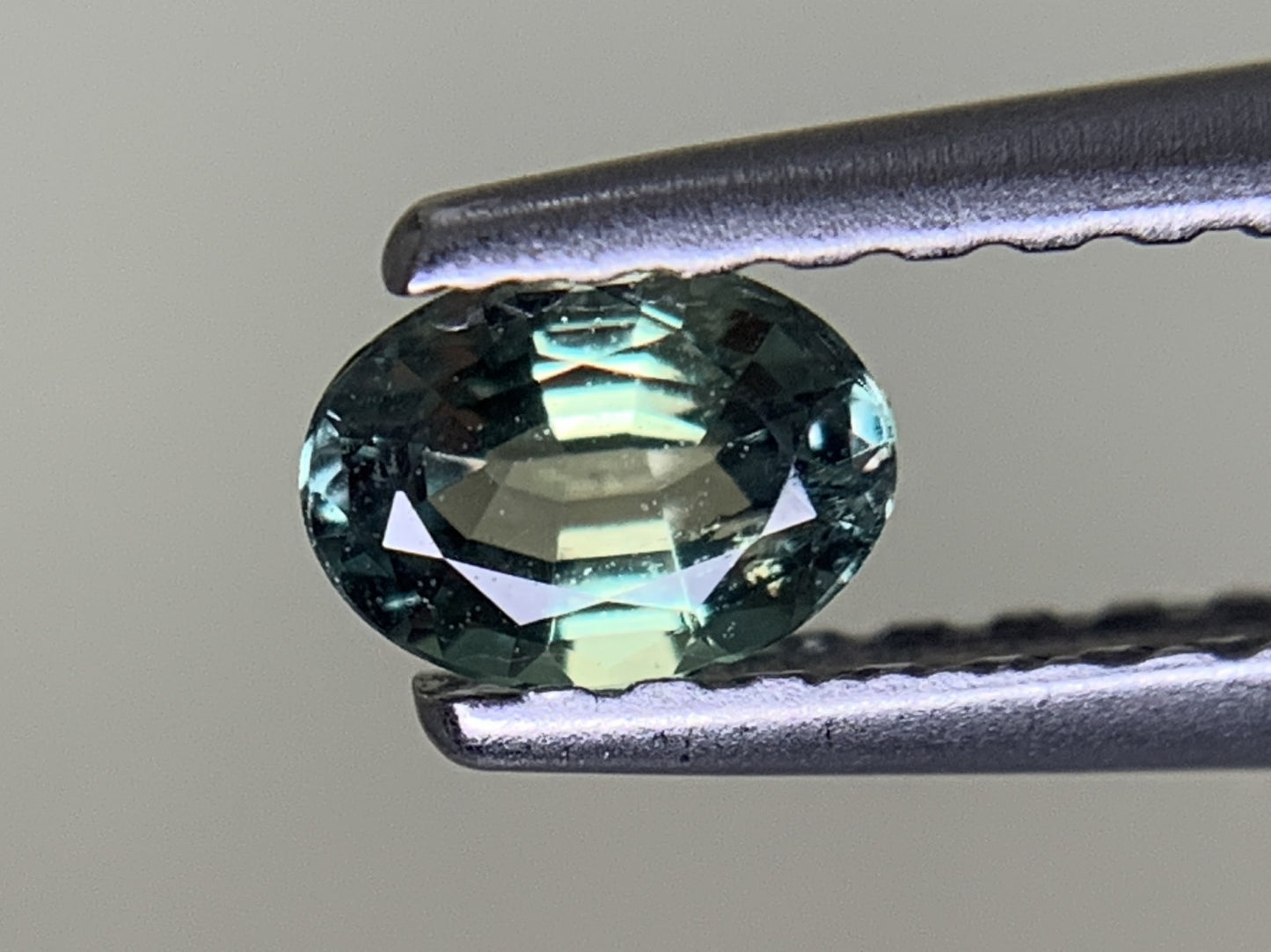 アレキサンドライト 0.251ct  中央宝石ソーティング付き  4.48㎜×3.31㎜×2.13㎜  ルース（ 裸石 ） 3794Y