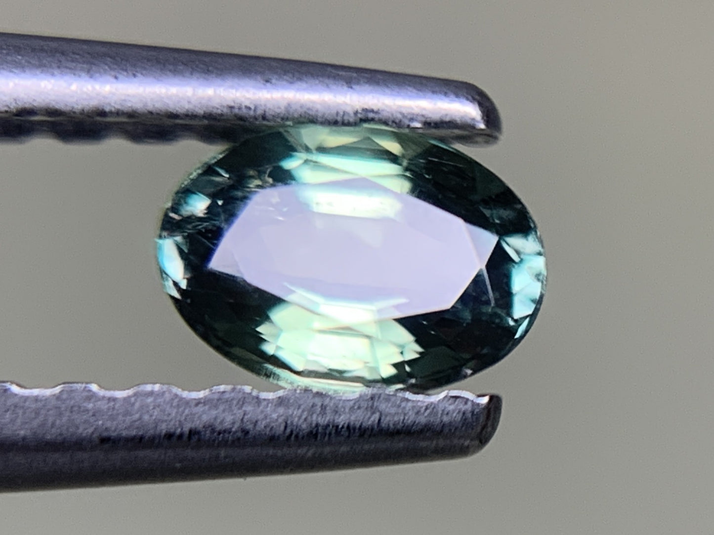 アレキサンドライト 0.251ct  中央宝石ソーティング付き  4.48㎜×3.31㎜×2.13㎜  ルース（ 裸石 ） 3794Y